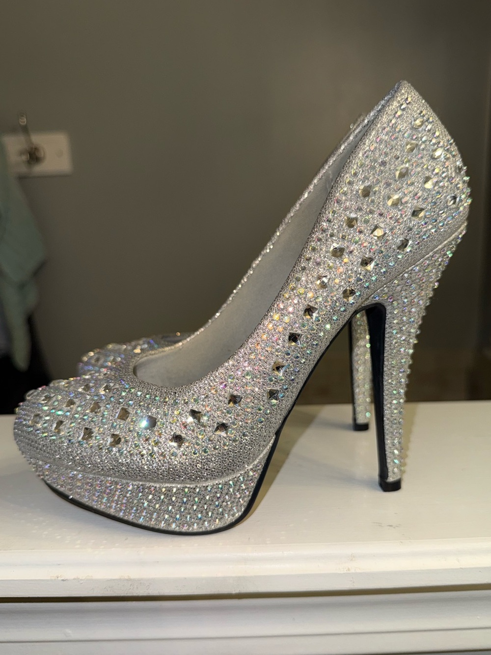 Hot Tomato Silver Rhinestone Pumps